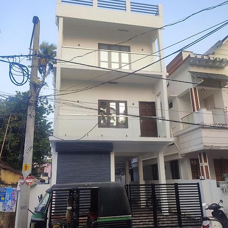 Alam Homestay Kochi Luaran gambar