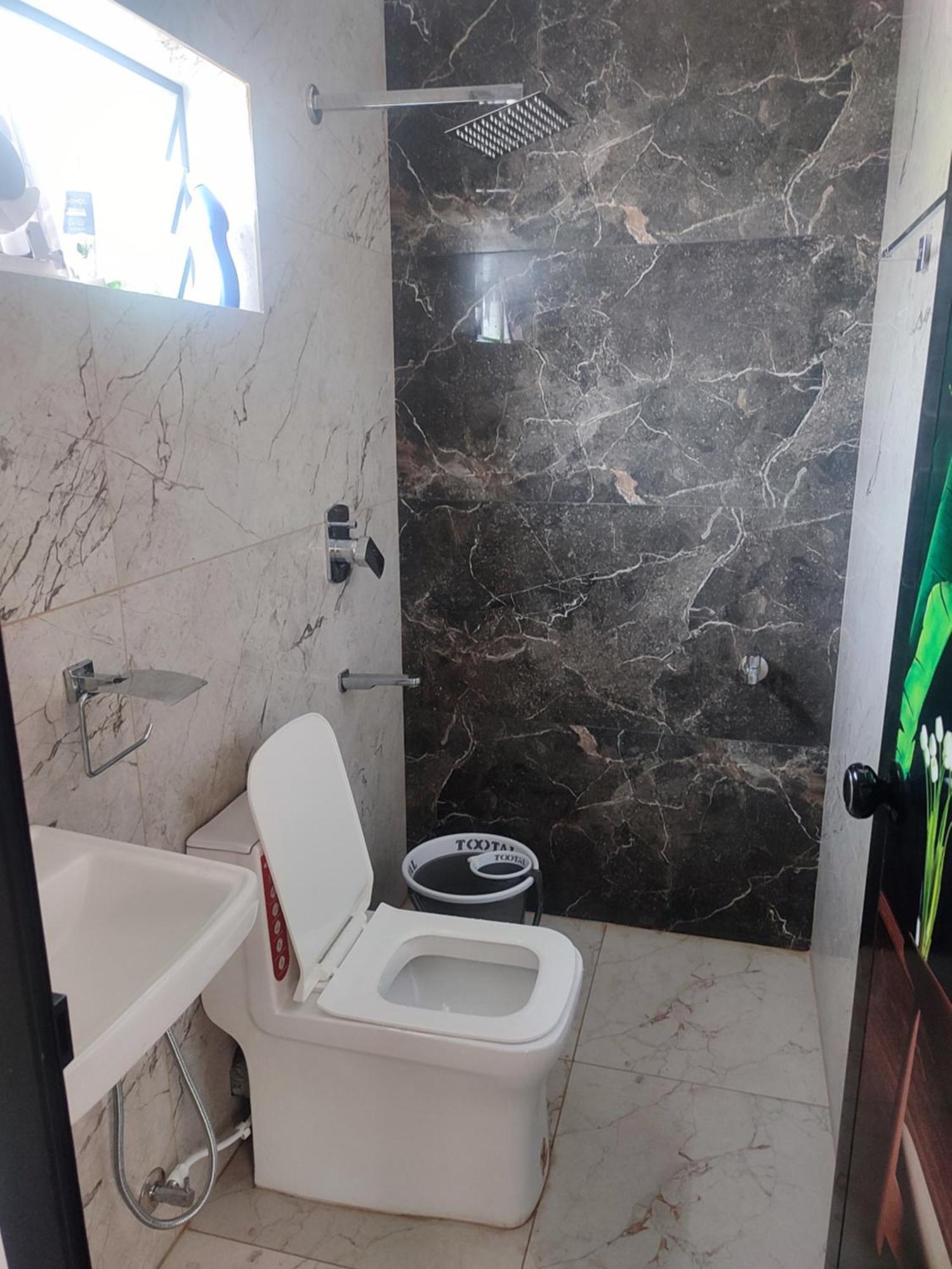 Alam Homestay Kochi Luaran gambar